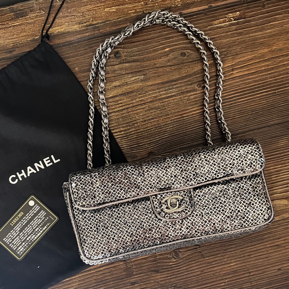 AUTHENTIC-Vintage Chanel Sequined Classic Flap Handbag ( Color: Black/Silver)
